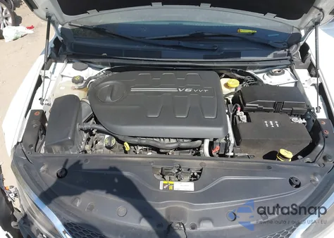 2015 Chrysler 200 Limited z USA, uszkodzony, nr VIN 1C3CCCAG9FN759750